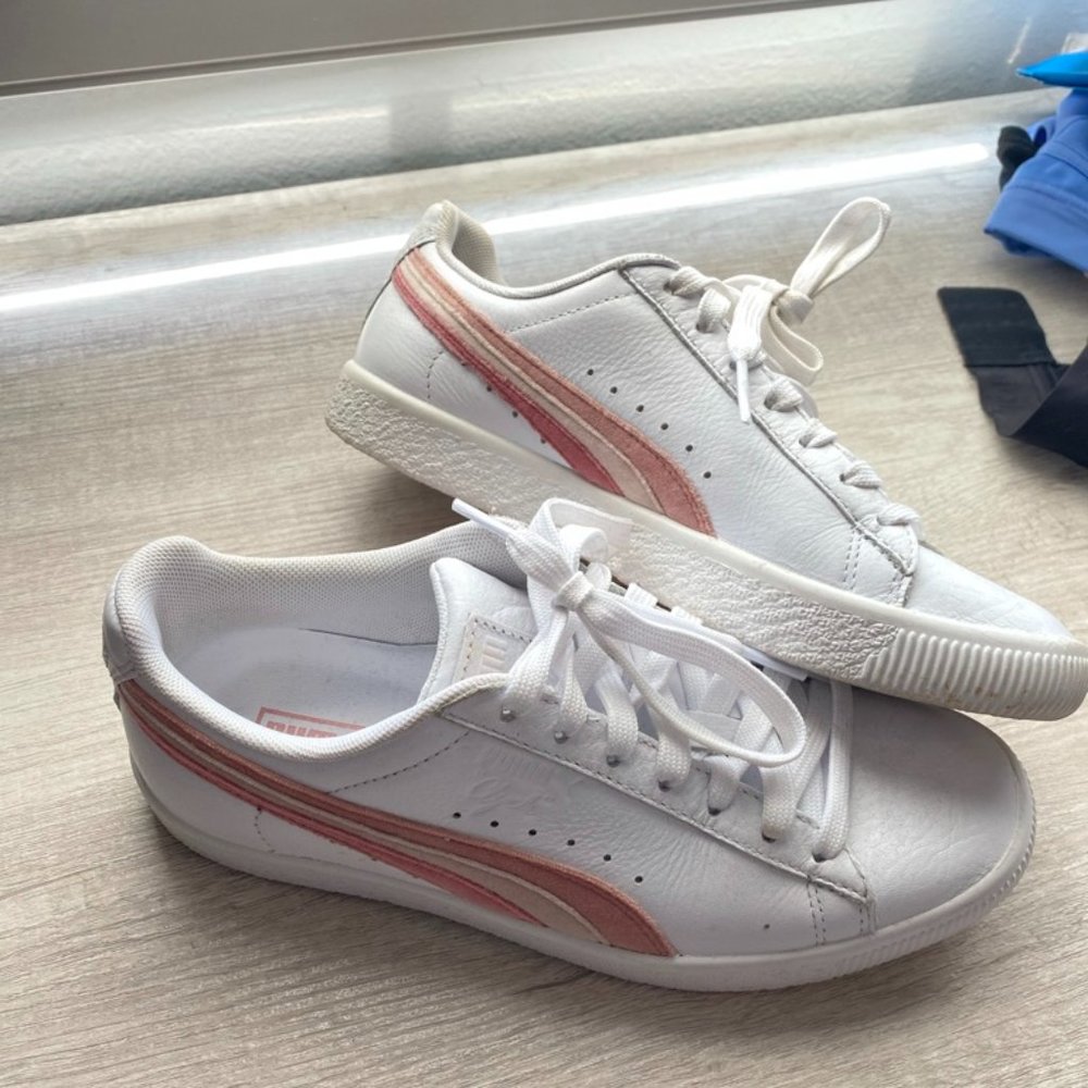 puma white and pink sneakers